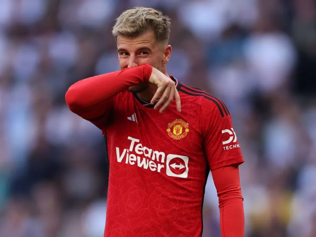 Mason Mount Injury Adds to Manchester United's Early Season Woes